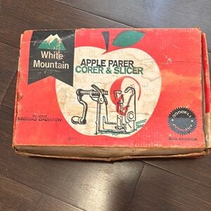 White Mountain Apple Parer Corer & Slicer vintage 💚